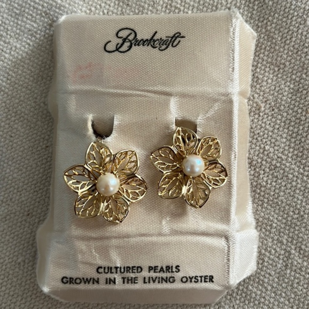 Vintage Brookcraft Cultured‎ Pearl Earrings